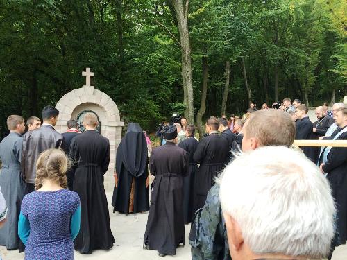 Хрест - це найсильніша зброя,якою можемо подолати зло - VI військове паломництво до Зарваниці.(ФОТО)